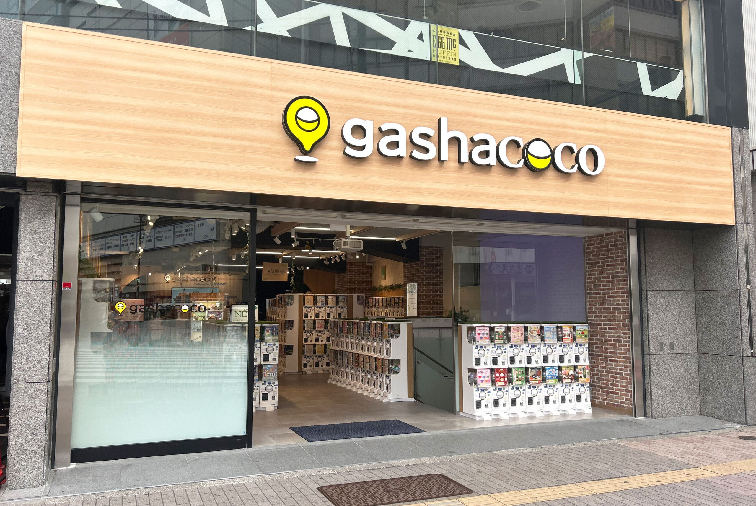 stray-for-nintendo-switch-pop-up-store-in-gashacoco5